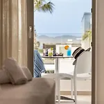 Mythos 4*