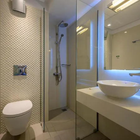Mythos 4*