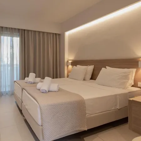 Mythos Aparthotel 3*